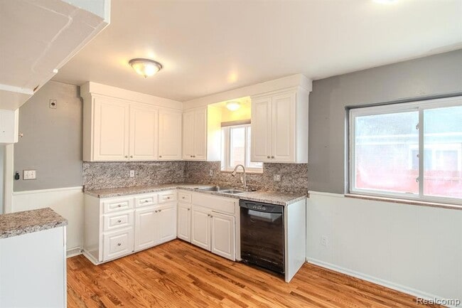 Building Photo - 21135 Virginia Ave