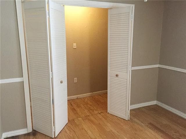 Building Photo - 216 Elm St