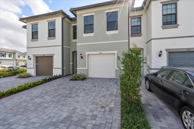 Building Photo - 2108 Appleton Cir N