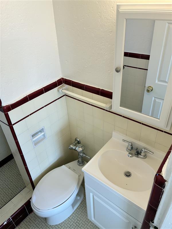 Building Photo - 1105 S State St