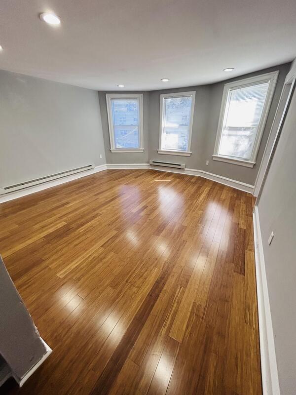 Building Photo - 1221 Lindley Ave