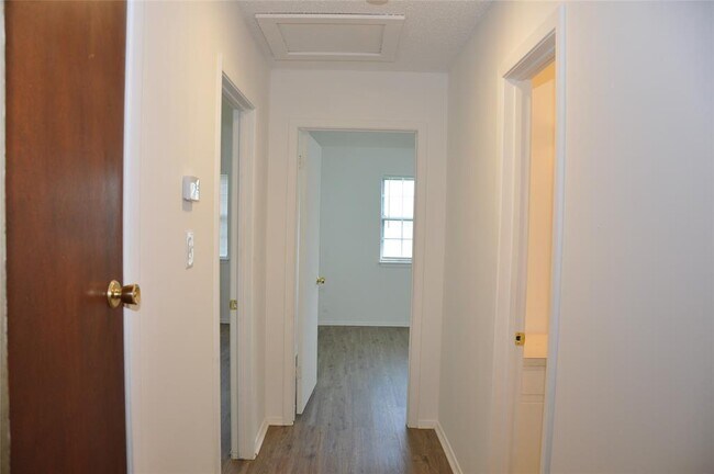 Building Photo - 15606 Tacon Ln