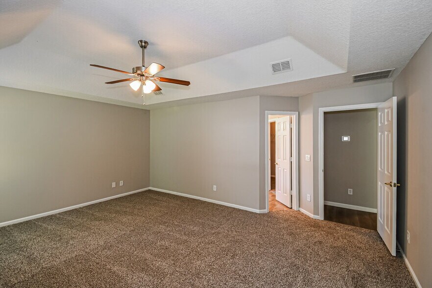 Building Photo - 9225 Hawks Run Ln