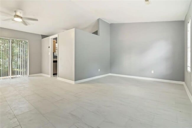 Building Photo - 6925 Cainwood Dr