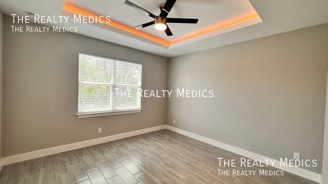 Building Photo - 265 Hyacinth Ct
