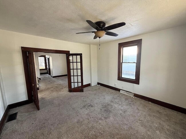 Building Photo - 923 Pierce Ave