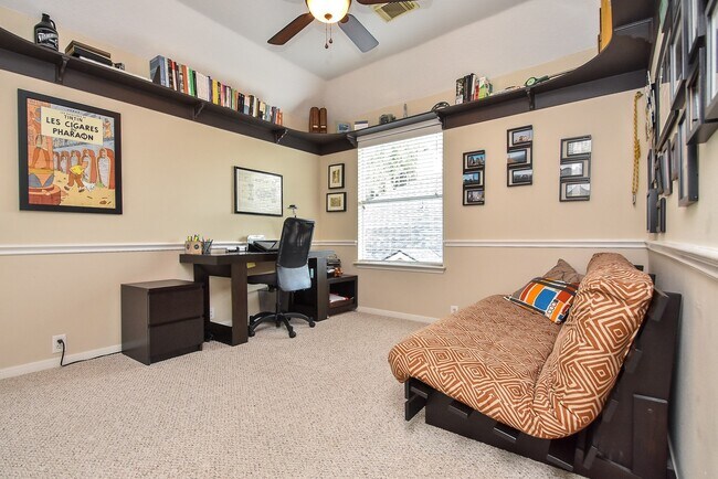 Building Photo - 1211 Deerbrook Dr