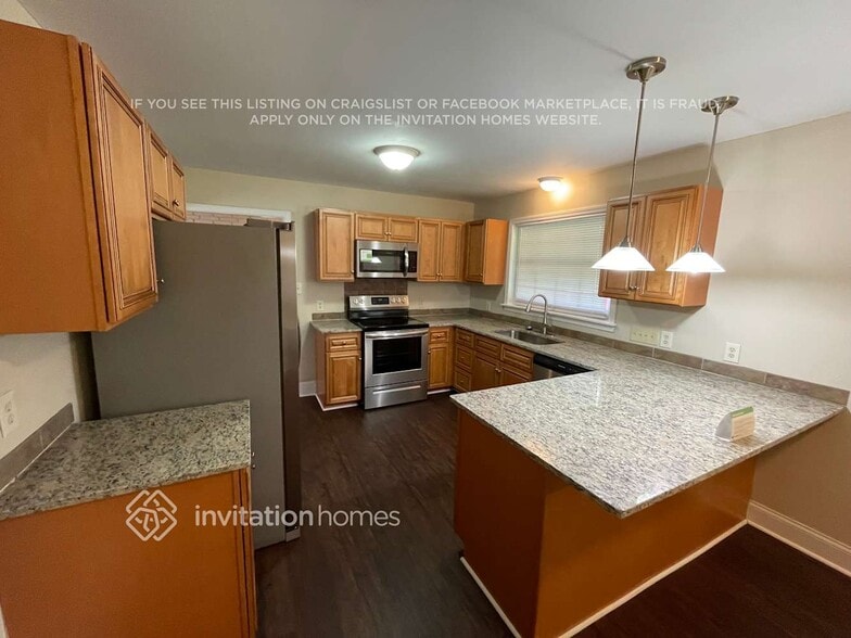 Building Photo - 208 N Milford Dr