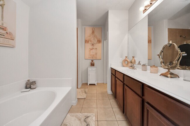 Building Photo - 9423 Grand Spark Dr