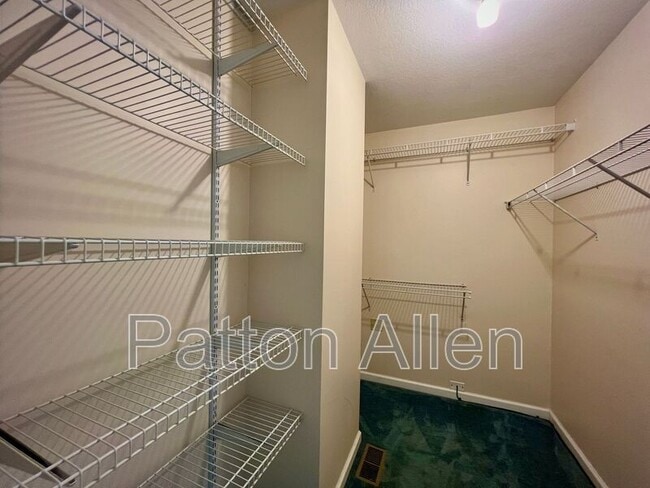 Building Photo - 126 Locust Ct