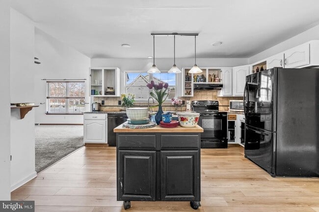 Building Photo - 938 Tamara Dr