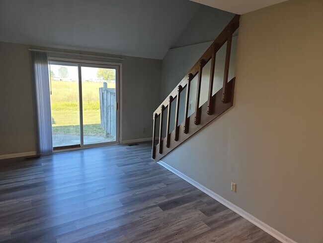 Building Photo - Lynnwood Apartments