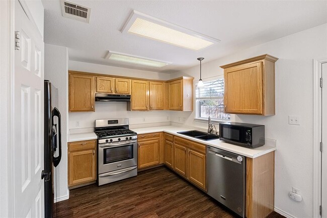 Building Photo - 1725 Zydeco Dr