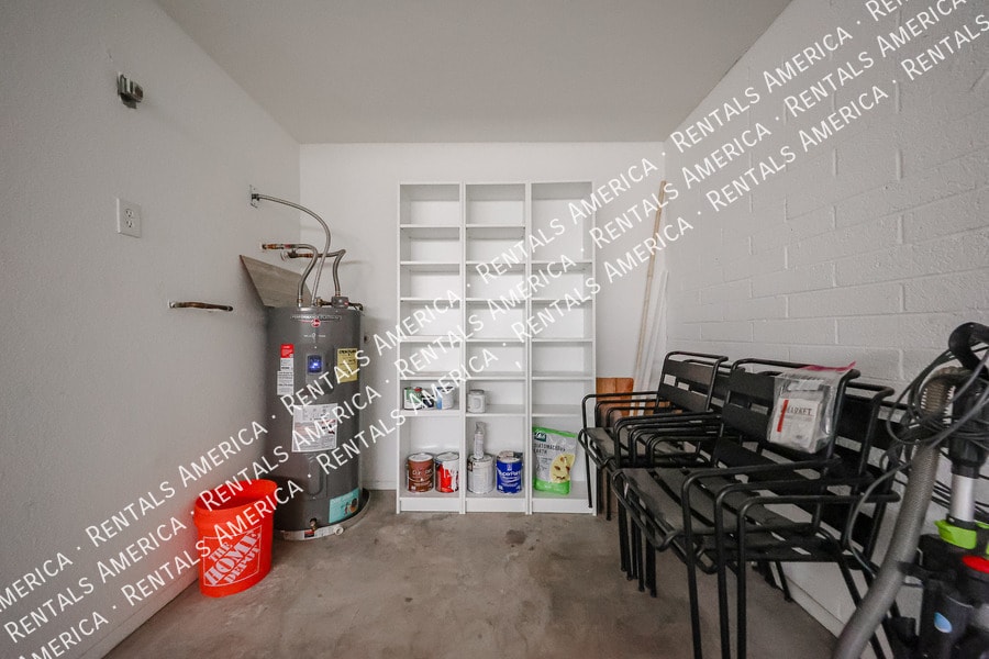 Building Photo - 2902 W Straford Dr