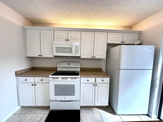 Building Photo - 193 Charter Way