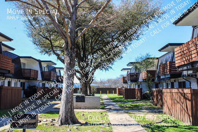 Building Photo - Atrium Gardens at Pioneer Parkway Apartmen...