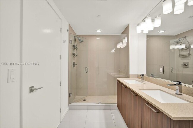 Building Photo - 5300 Paseo Blvd