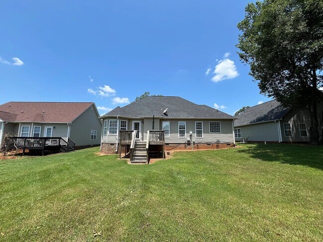 Building Photo - 740 Running Creek Ln
