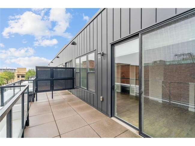 Building Photo - 120 Hennepin Ave