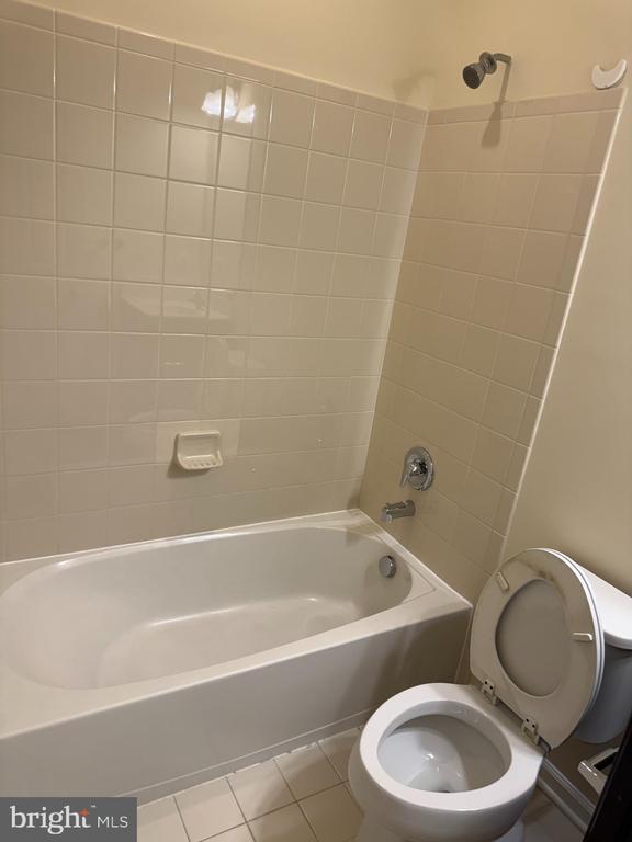 Building Photo - 6518 60th Ave