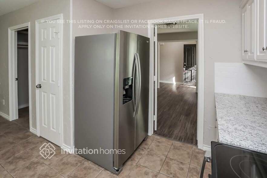 Building Photo - 2311 Statler Dr