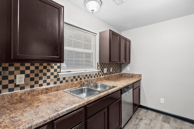 Building Photo - Western Branch 4 bed Ready Now!!