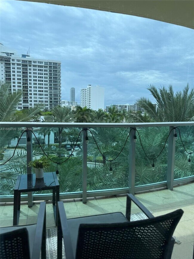 Building Photo - 2501 S Ocean Dr