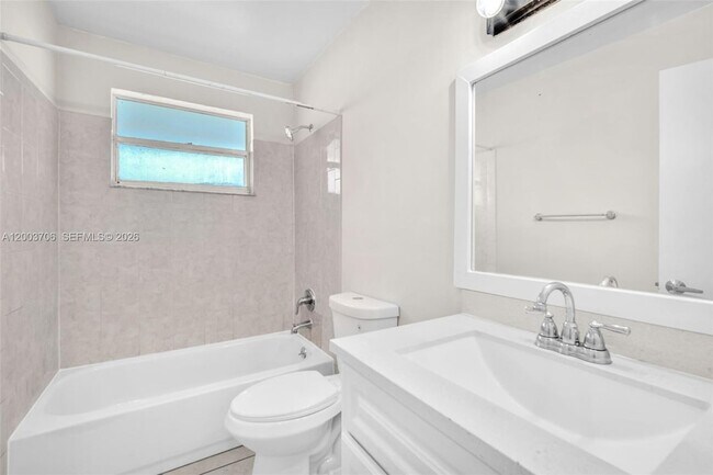 Building Photo - 2125 McKinley St