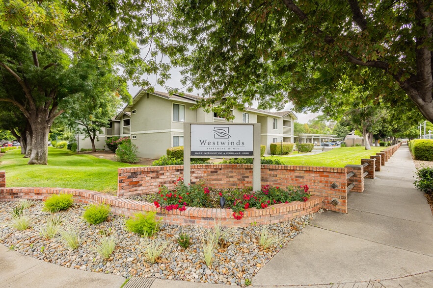 Primary Photo - Westwinds Apartment Homes