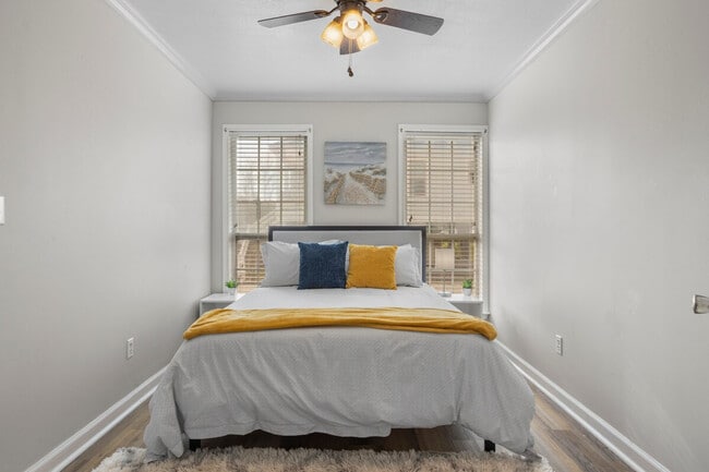 Building Photo - 426 Russell Ave