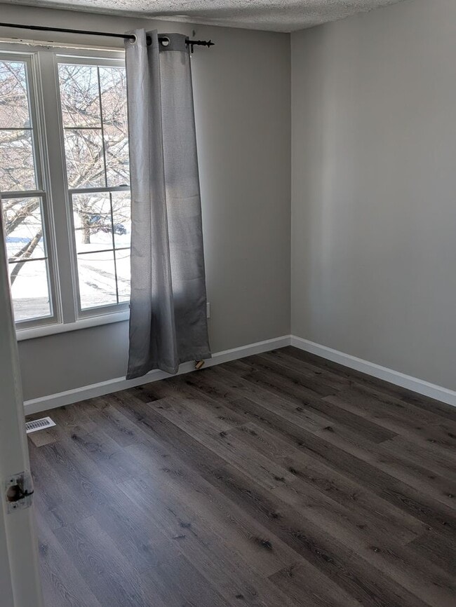 Building Photo - ABINGDON - LAUREL VALLEY 3 BDRM TOWNHOUSE