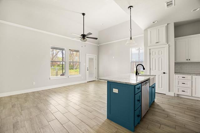 Building Photo - 409 Cleveland Rd