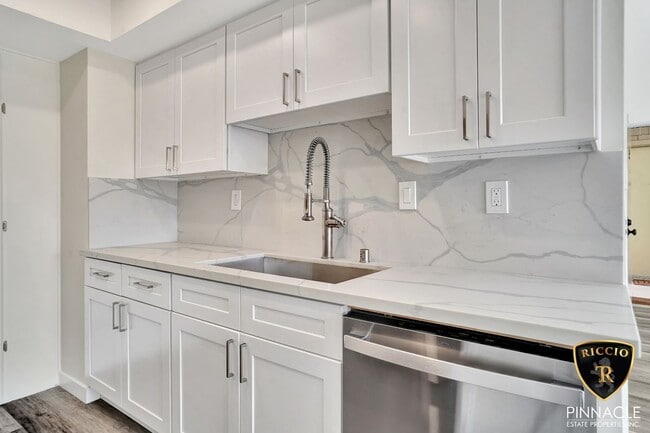 Building Photo - 18408 Hatteras St