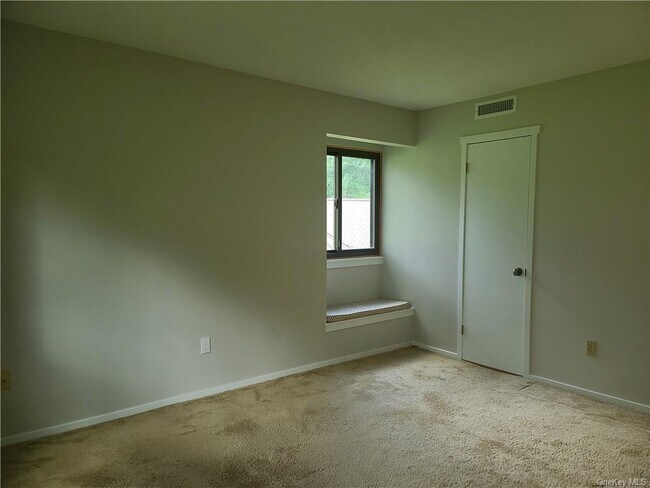 Building Photo - 384 Heritage Hills