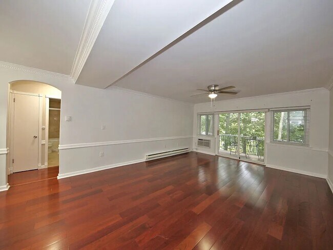 Building Photo - 605 Woodland Hills Rd