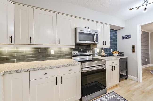 Building Photo - 14111 Misty Meadow Ln