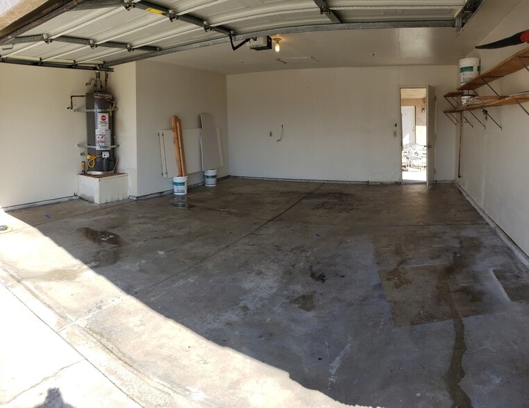 Large Garage - 13160 Agua Cayendo Rd