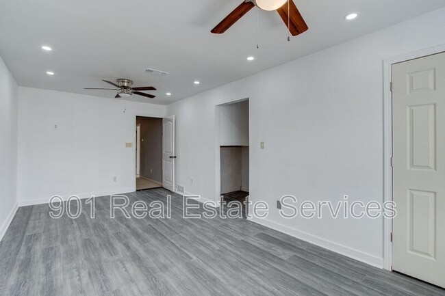 Building Photo - 7827 Anna Calla Way