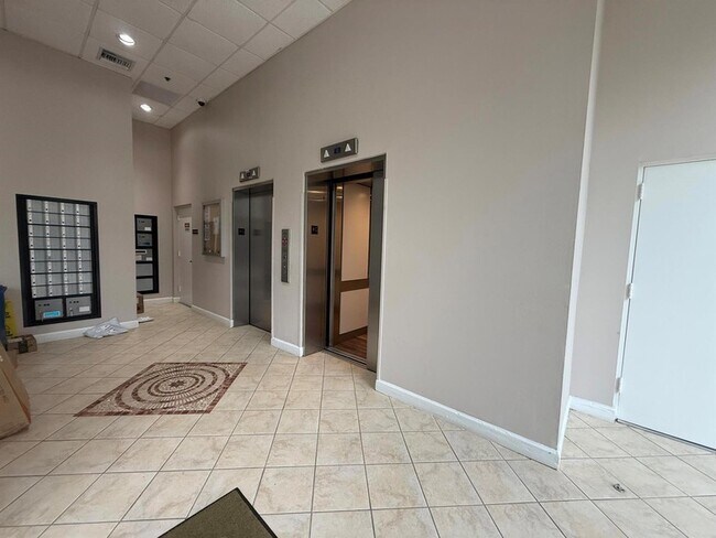 Building Photo - 1200 Town Center Dr