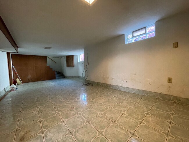 Building Photo - 1116 Yout St