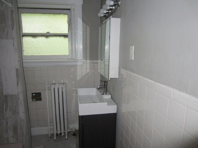 Building Photo - 621 Clemmer Ave