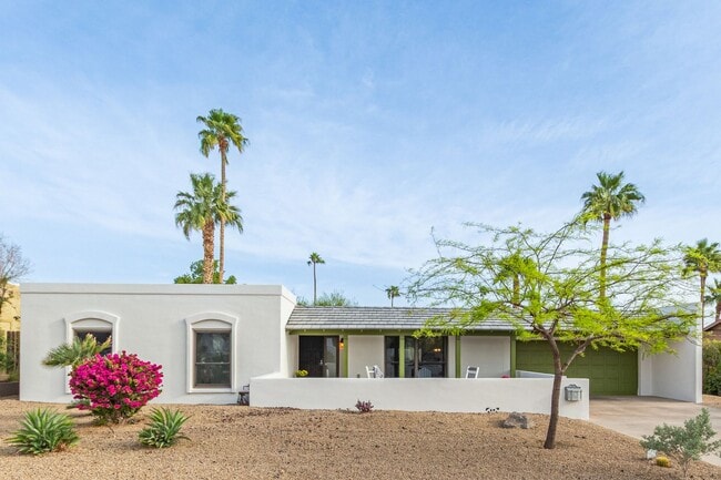 Primary Photo - Beautifully Remodeled 4 Bedroom Home in Gr...