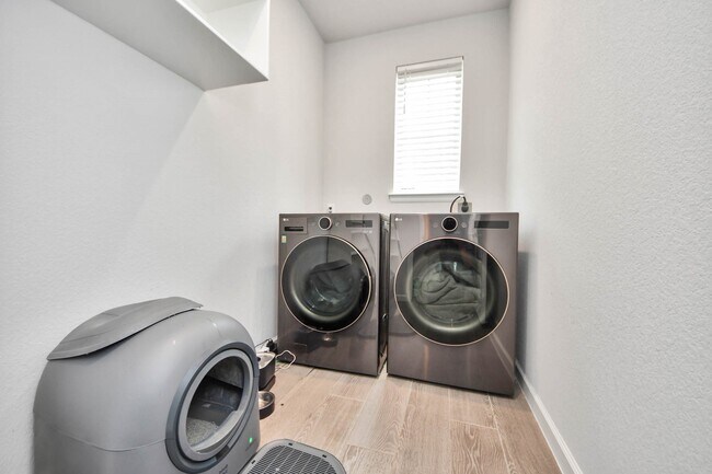 Building Photo - 4219 Colony Ln