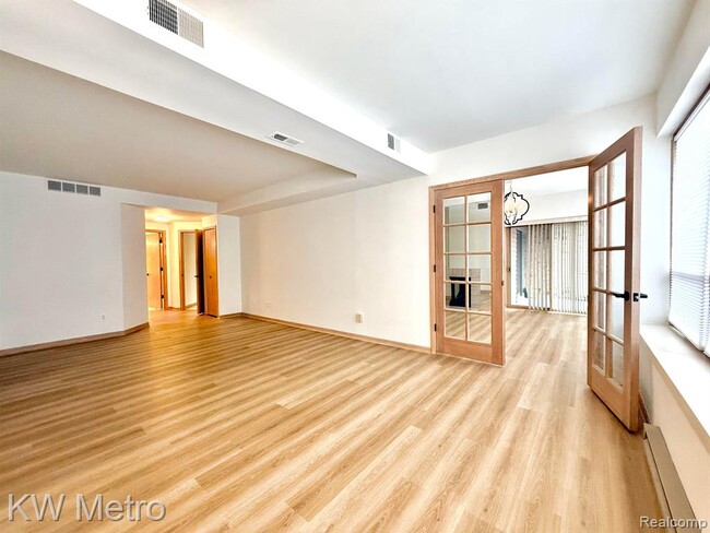 Building Photo - 969 GreenView Ct