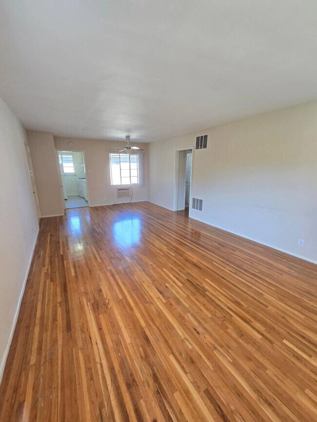 Building Photo - 1.0 bedroom in Pasadena California 91106