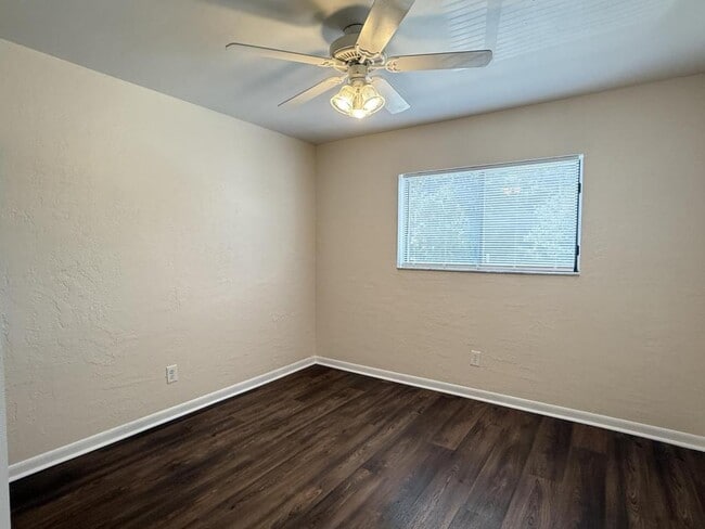 Building Photo - 4307 Holly Tree Rd