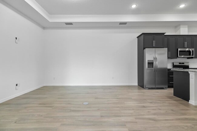 Building Photo - 31 Louvet Ln