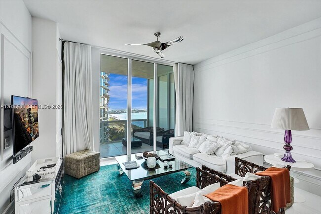 Building Photo - 15811 Collins Ave
