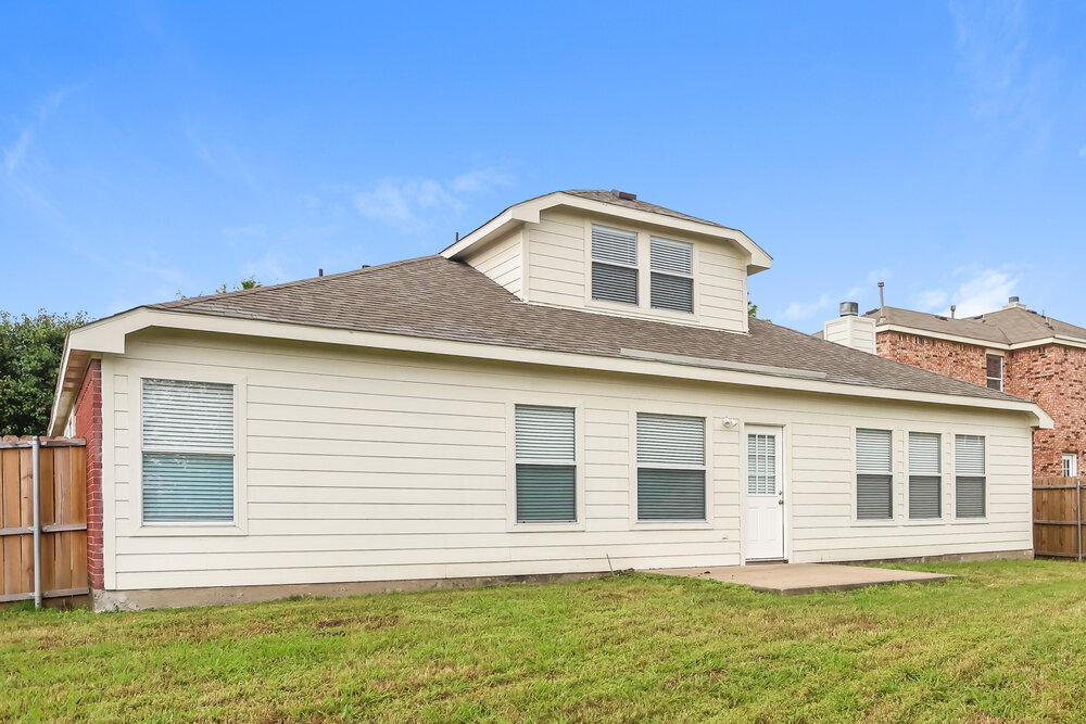 Building Photo - 1203 Hampton Dr