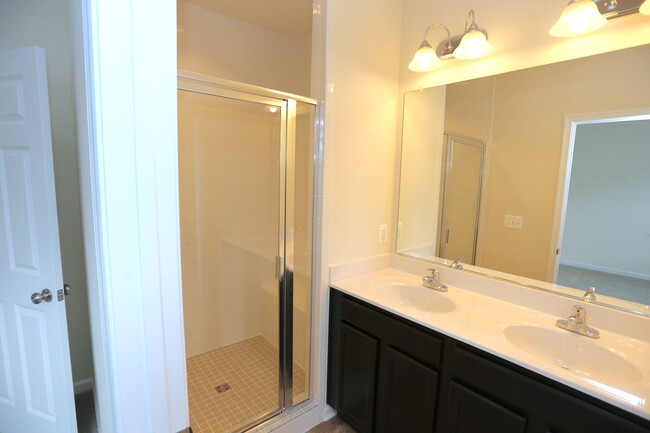 Building Photo - 14317 Summit View Ln
